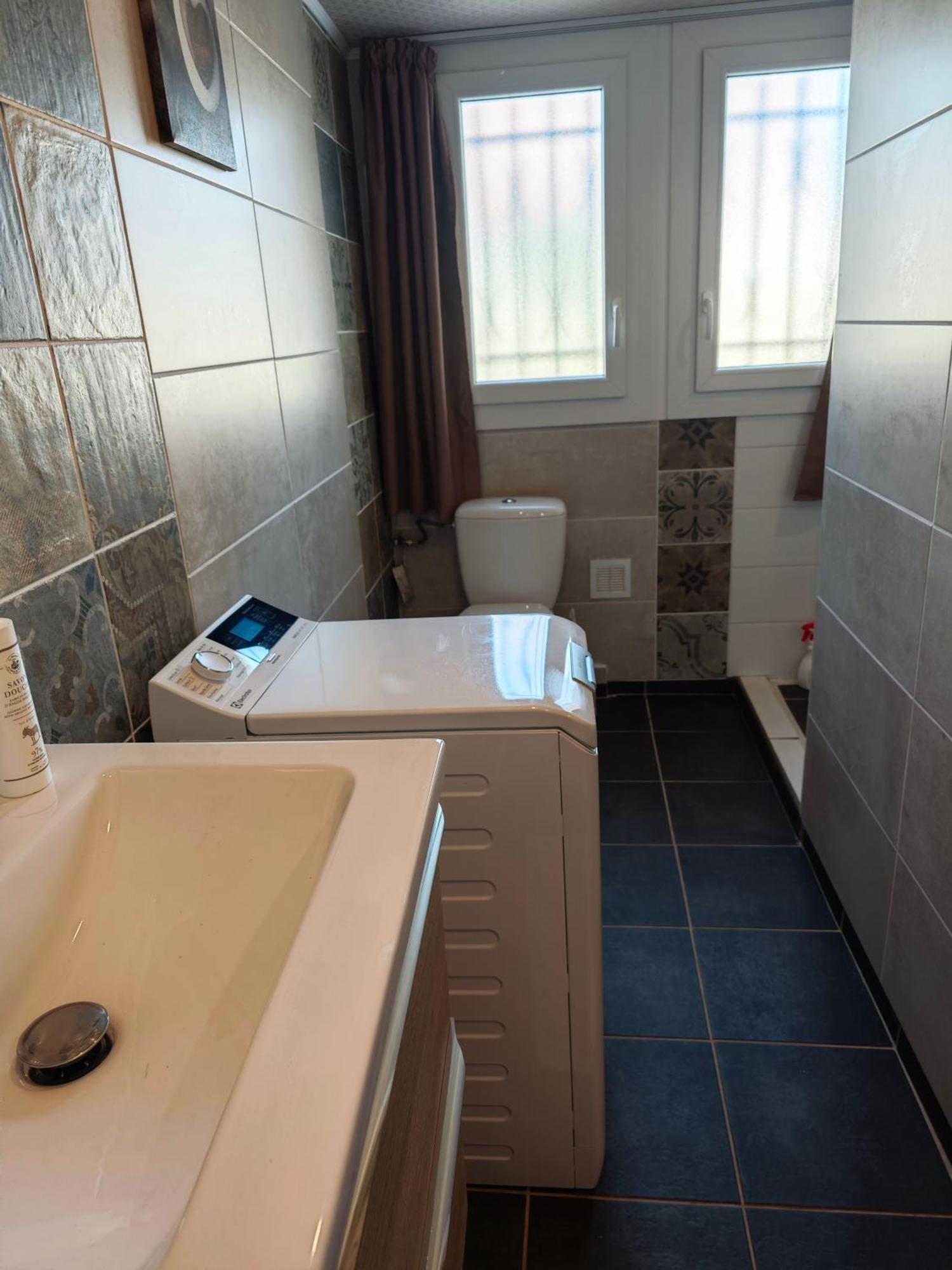 Appartement Top Entre Mer Et Montagne Thezan-les-Beziers Bagian luar foto